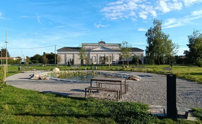 Giardino delle Stagioni_area di sosta e biolago